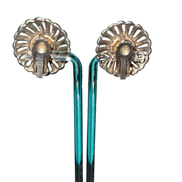 Elegant Amber Clip Vintage Earrings - Picture 2 of 3